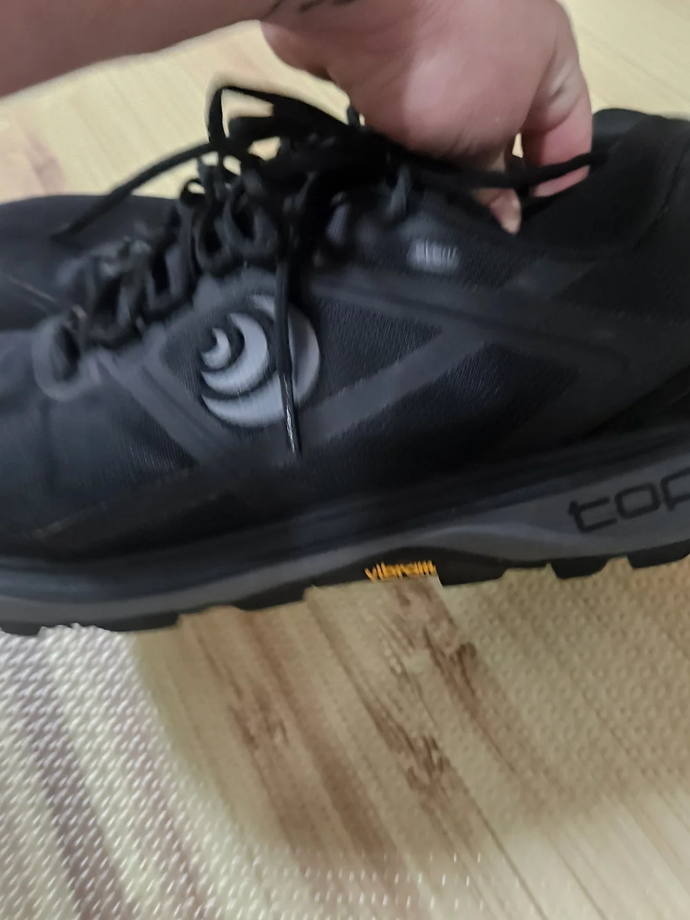 Topo Athletic Terraventure 4 WP Men's Trail Shoes Black/Charcoal Size 11.5 US